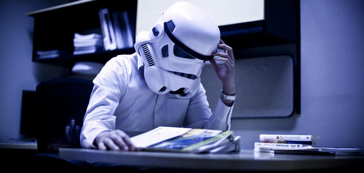 8 Striking Ways How a Help Desk App Can Optimize Your IT Department’s Efficiency